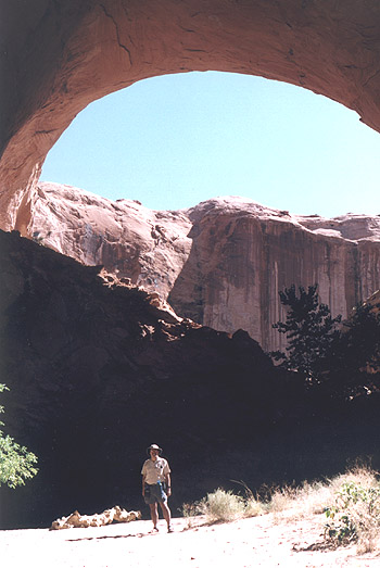 Vince in front 
of the Hamblin Arch